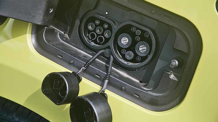 12-jac-e-js1-747x420.jpg