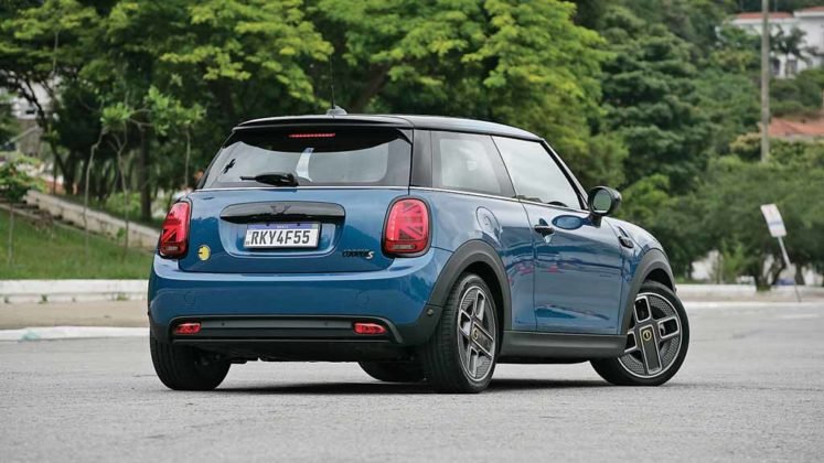 15-mini-cooper-se-747x420.jpg