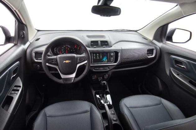 2023-chevrolet-spin-premier-02-630x420.jpg
