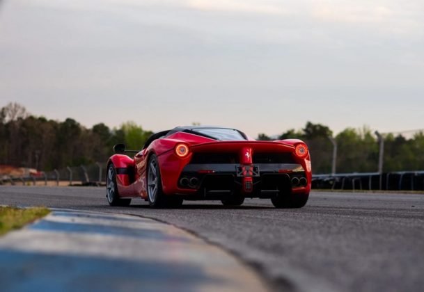 ferrari-laferrari-aperta-2017-1-609x420.jpg