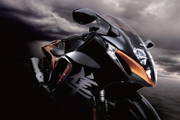 gsx1300r-action-4-630x420.jpg