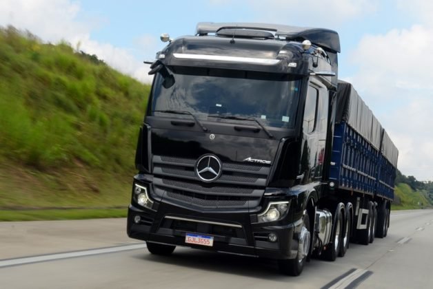 mercedes-benz-actros-ls-2653-6x4-12-628x420.jpg