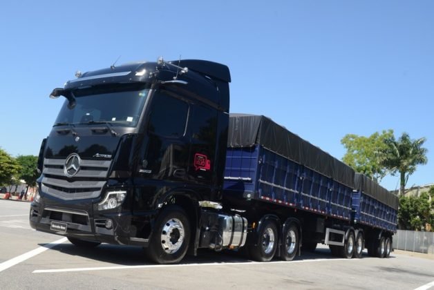 mercedes-benz-actros-ls-2653-6x4-20-628x420.jpg