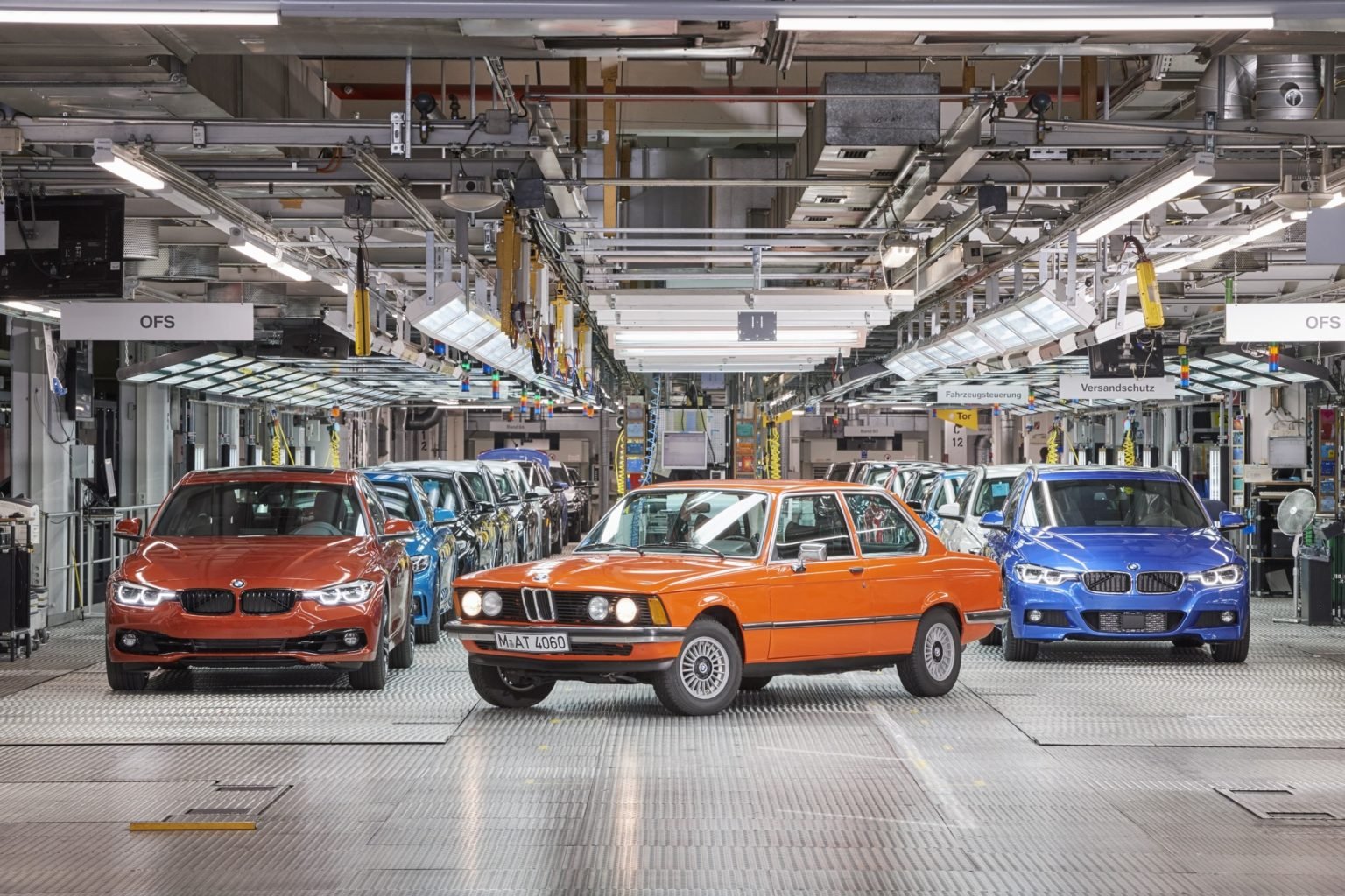 Fábrica da BMW em Munique completa 100 anos; veja como era
