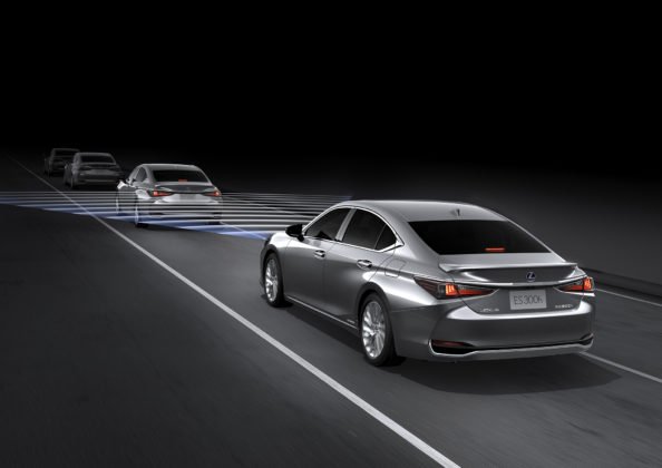 safety-lexus-es300h-3-594x420.jpg