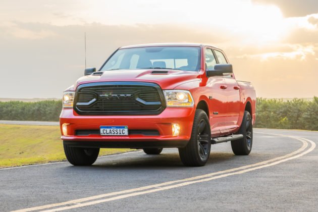 ram-classic-laramie-night-edition10-63079aa56d7f7-630x420.jpeg