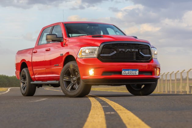 ram-classic-laramie-night-edition9-630798e4b4621-630x420.jpeg