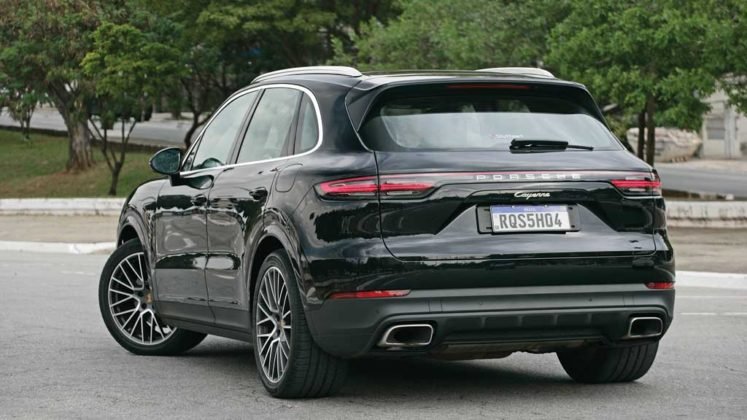13-porsche-cayenne-e-hybrid-747x420.jpg