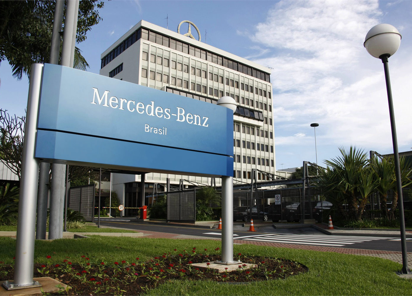 Mercedes pretende demitir 3,6 mil trabalhadores em São Bernardo (SP)