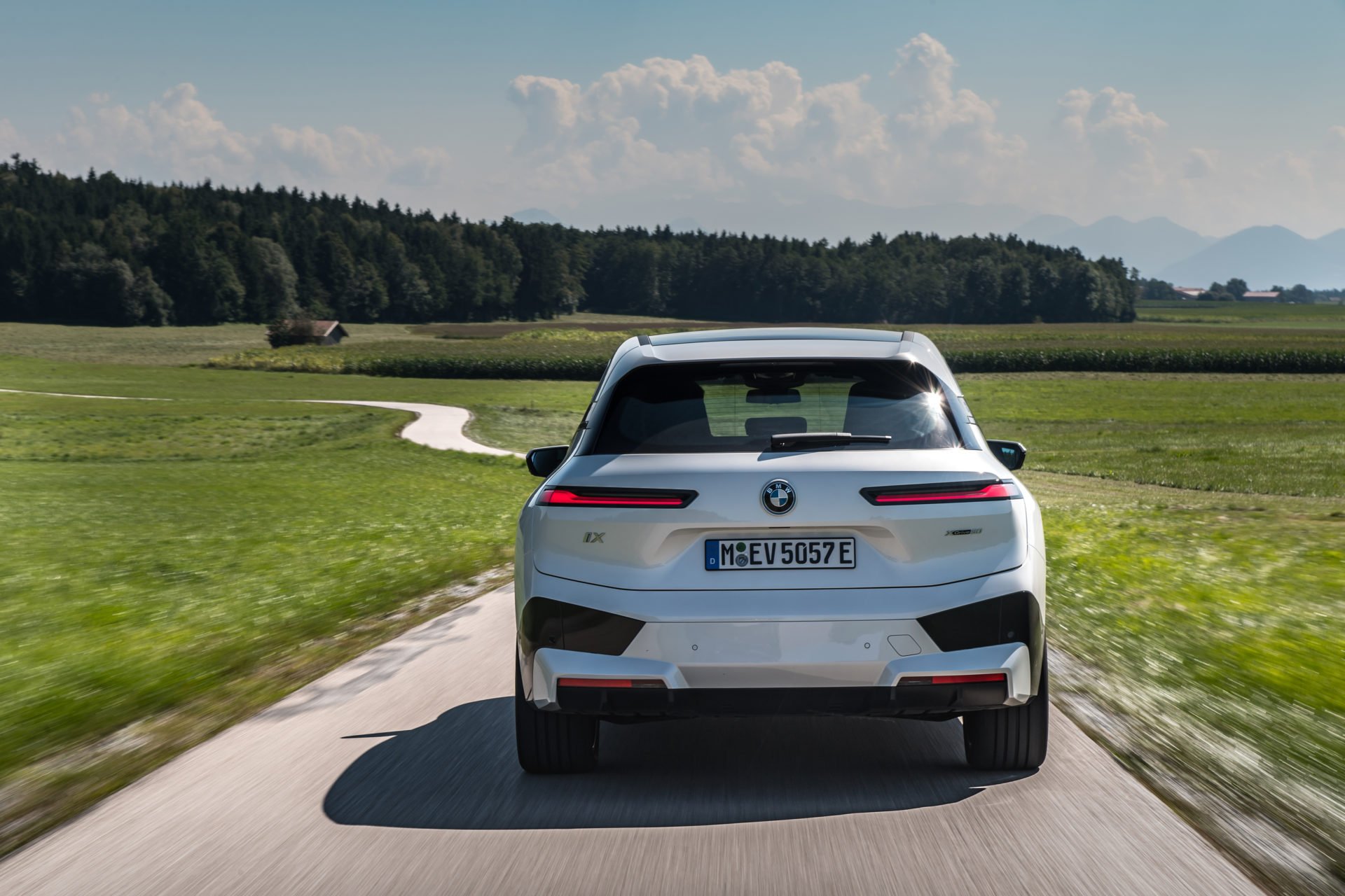 BMW iX: quanto custa assinar o SUV elétrico? - Motor Show