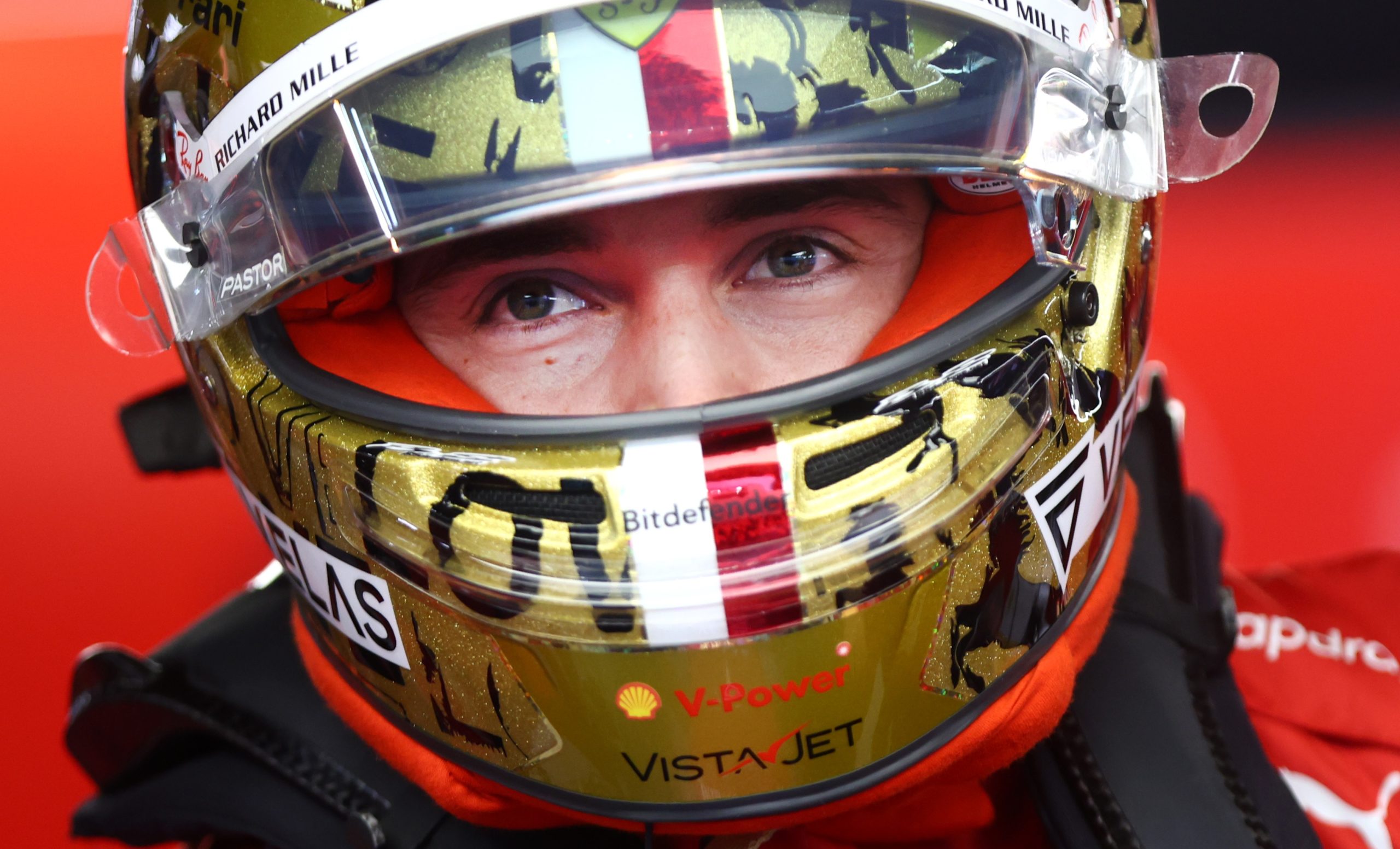 Leclerc lidera primeiro treino livre para GP de Singapura