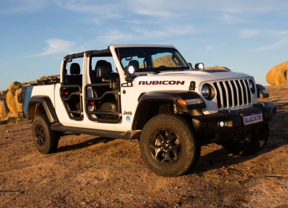 jeep-gladiator-imprensa-57-6356f92583715-scaled-e1666707506521-581x420.jpeg