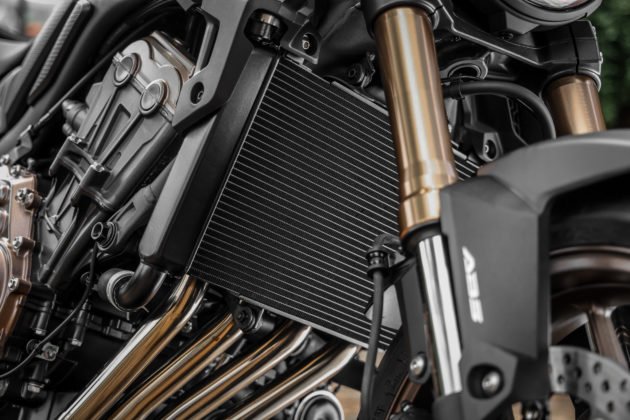 cb-650r-2023-detalhes-verd-171-630x420.jpg