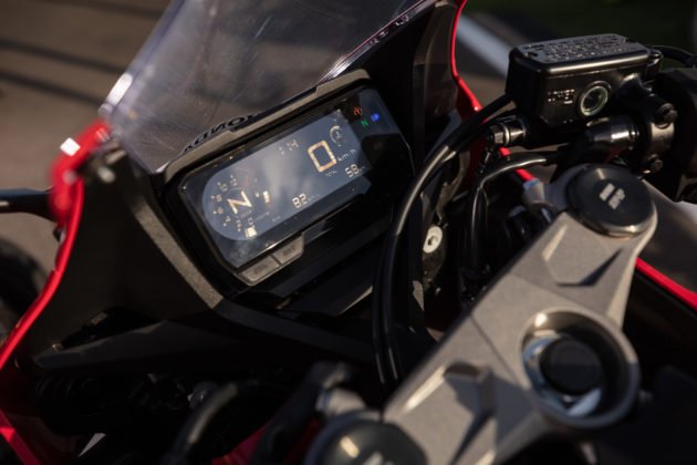 honda-cbr-650r-2023-detalhes-7-630x420.jpg
