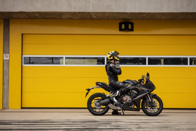 honda-cbr-650r-2023-estatica-10-630x420.jpg