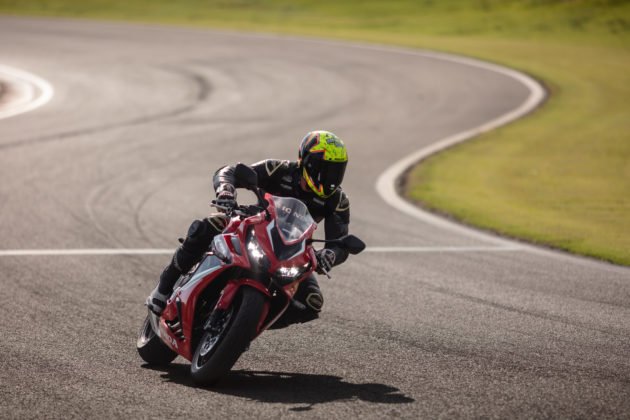 honda-cbr-650r-2023-movimento-10-630x420.jpg
