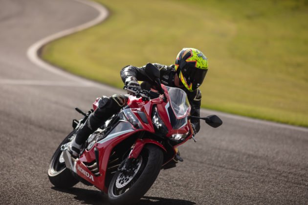 honda-cbr-650r-2023-movimento-11-630x420.jpg