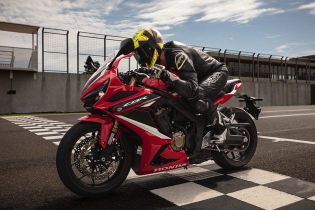honda-cbr-650r-2023-movimento-13-630x420.jpg