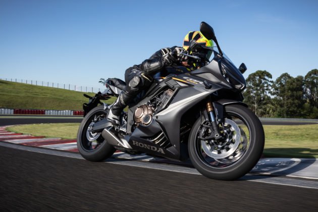 honda-cbr-650r-2023-movimento-32-630x420.jpg