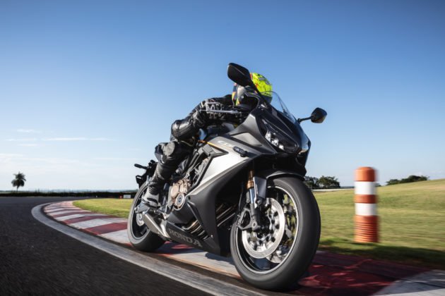 honda-cbr-650r-2023-movimento-36-630x420.jpg