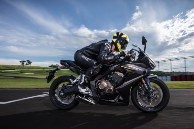 honda-cbr-650r-2023-movimento-39-630x420.jpg