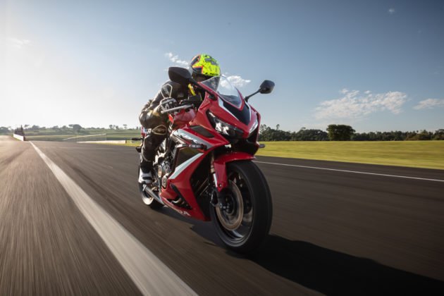 honda-cbr-650r-2023-movimento-42-630x420.jpg