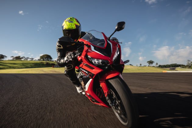 honda-cbr-650r-2023-movimento-44-630x420.jpg