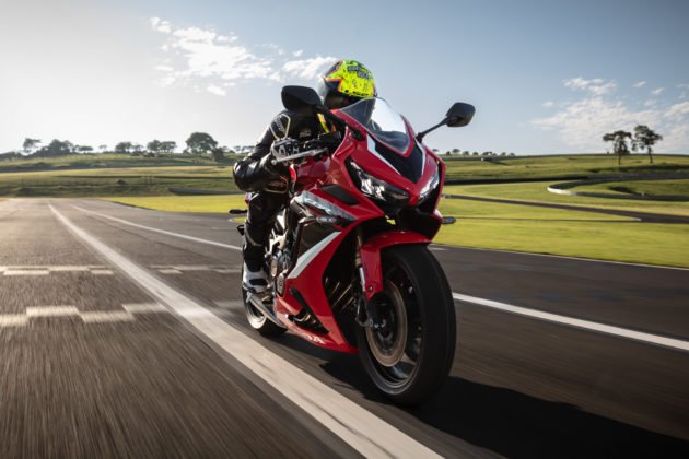 honda-cbr-650r-2023-movimento-48-630x420.jpg