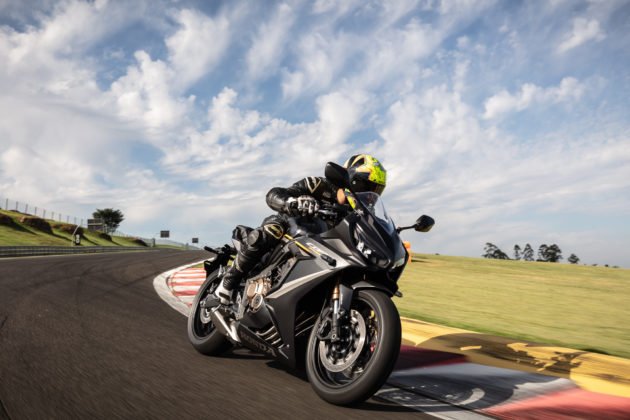 honda-cbr-650r-2023-movimento-67-630x420.jpg
