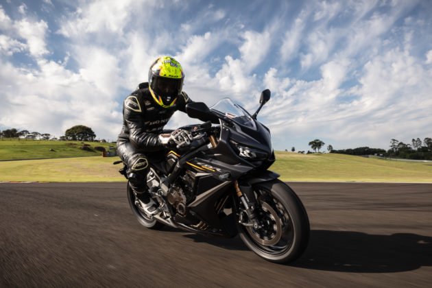 honda-cbr-650r-2023-movimento-68-630x420.jpg
