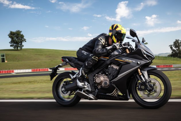 honda-cbr-650r-2023-movimento-70-630x420.jpg