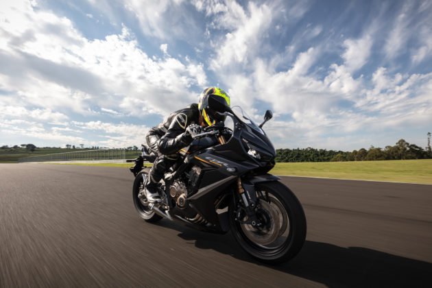 honda-cbr-650r-2023-movimento-74-630x420.jpg