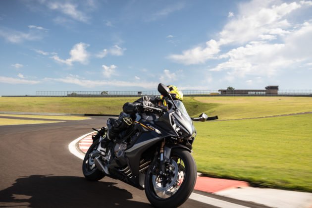 honda-cbr-650r-2023-movimento-76-630x420.jpg