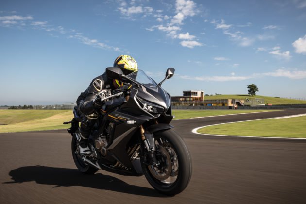 honda-cbr-650r-2023-movimento-83-630x420.jpg