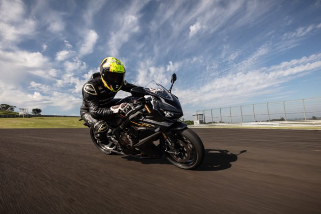 honda-cbr-650r-2023-movimento-85-630x420.jpg