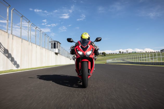 honda-cbr-650r-2023-movimento-93-630x420.jpg