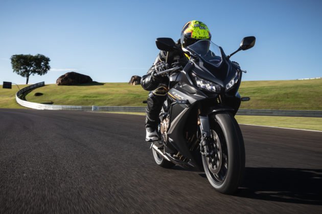honda-cbr-650r-2023-movimento-95-630x420.jpg