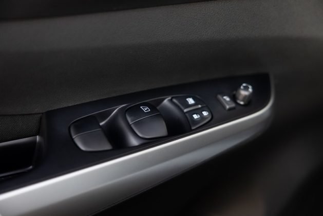 Nissan Frontier Attack AT 4x4