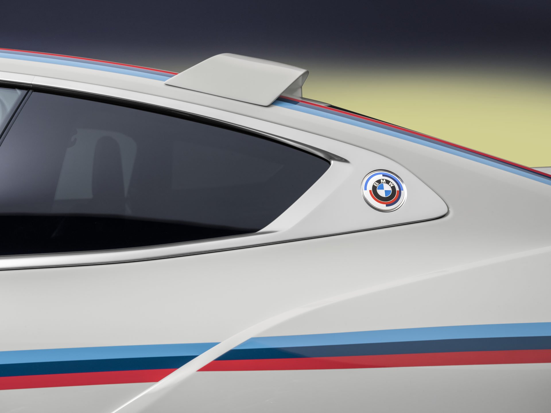 BMW 3.0 CSL de 560 cv celebra os 50 anos da divisão M - Motor Show