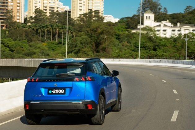 Peugeot e-2008