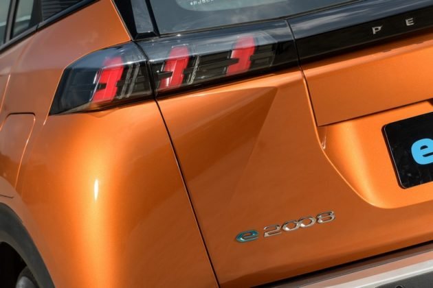 peugeot-e-2008-93-630x420.jpg