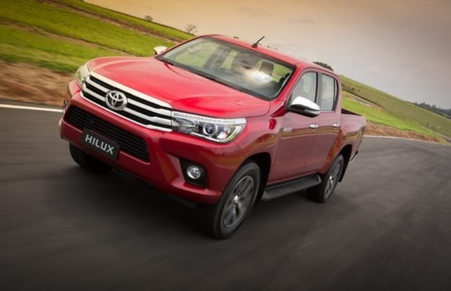 hilux-2015-651x420.jpg