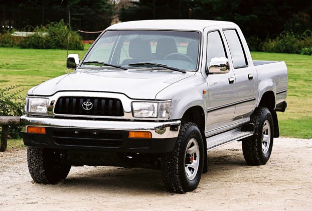 hilux-cab-dup-2002-622x420.jpg