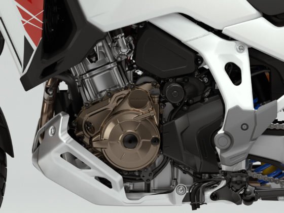 2022-crf1100l-africatwin-studio-usp-closeup-modelt-0002-m-560x420.jpg