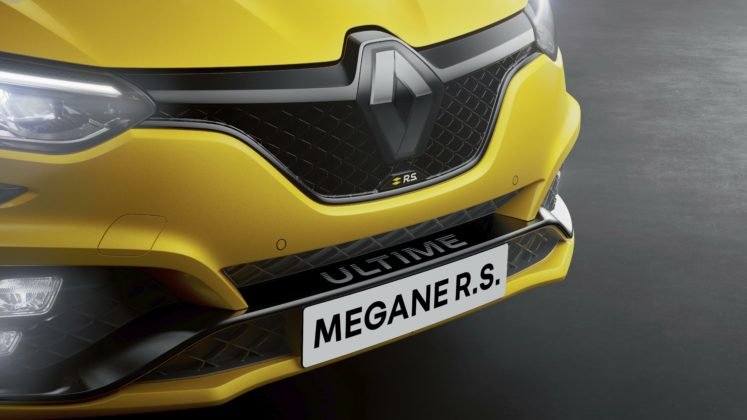2023-renault-megane-rs-ultime-20-747x420.jpg