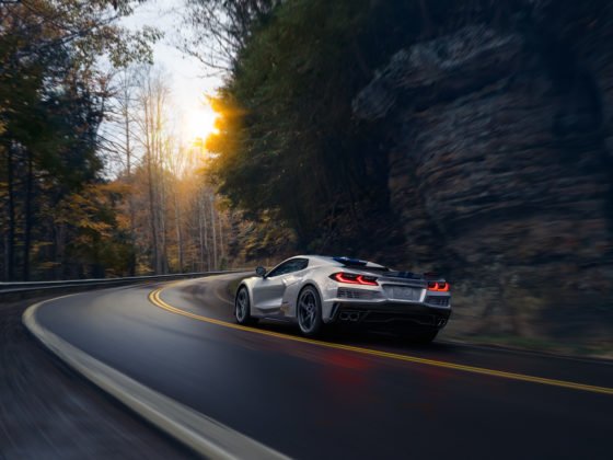 2024-chevrolet-corvette-e-ray-3lz-007-560x420.jpg