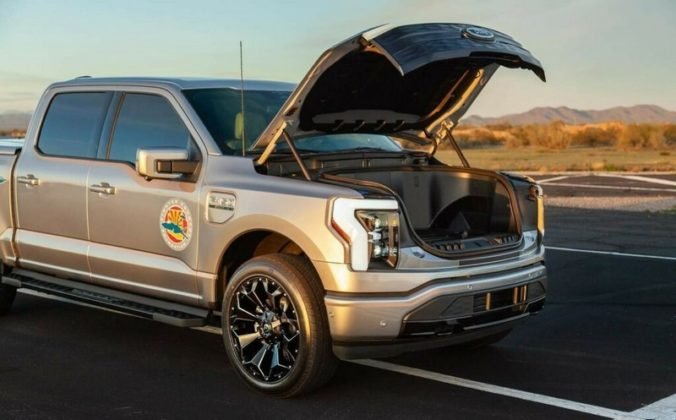 Ford F-150 Lightning Fighter Edition