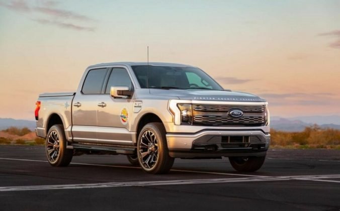 Ford F-150 Lightning Fighter Edition