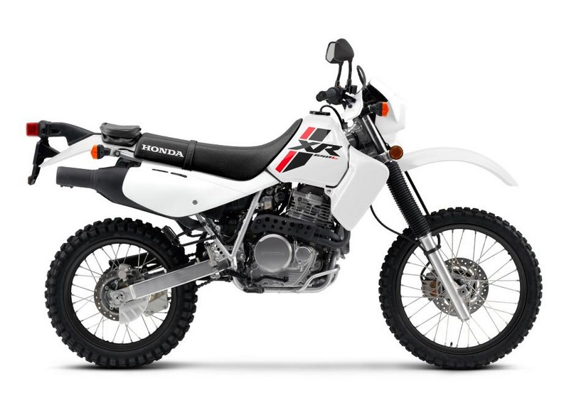 Honda XR650L 2023 é moto trail equipada com carburador Motor Show