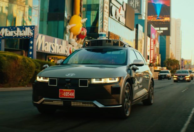 large-53370-hyundaimotorandmotionalhighlightsafetyofioniq5-basedrobotaxiinlatestcampaignvideo-e1673026168271-618x420.jpg